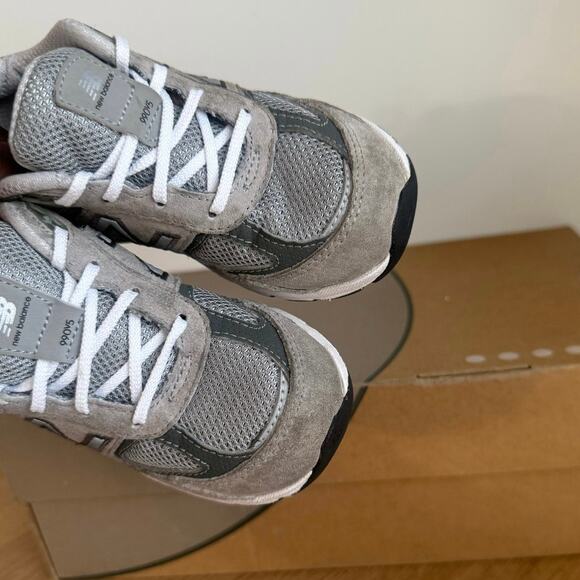 New Balance 990 V5 Grey/White Toddler Sneakers - SZ 9 C - Picture 6 of 13